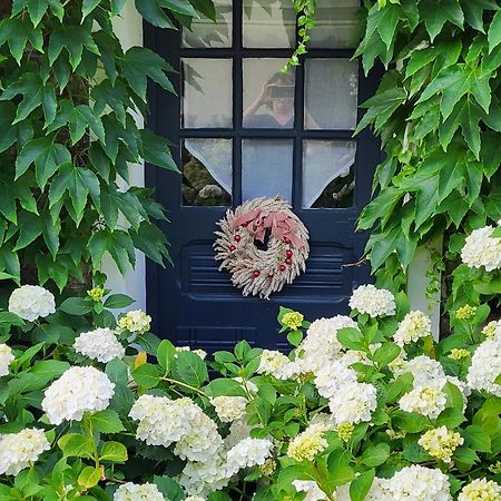 Bed and Breakfast Les Glycines Ury Exterior foto