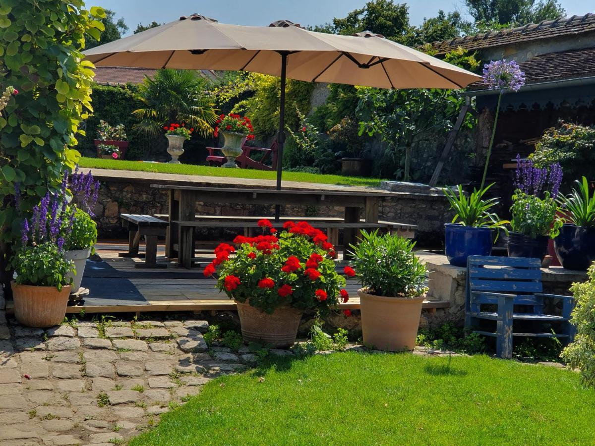 Bed and Breakfast Les Glycines Ury Exterior foto