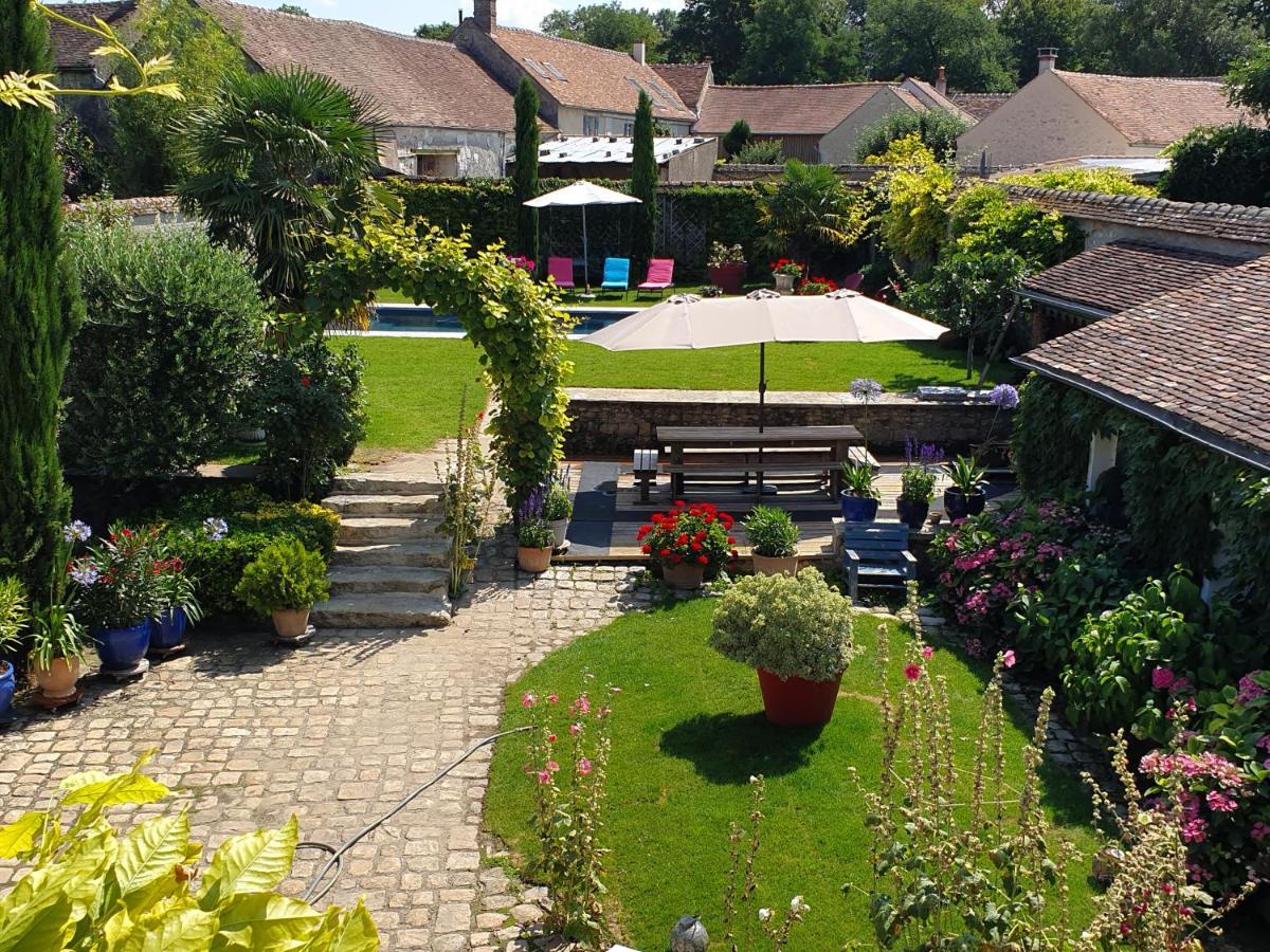 Bed and Breakfast Les Glycines Ury Exterior foto