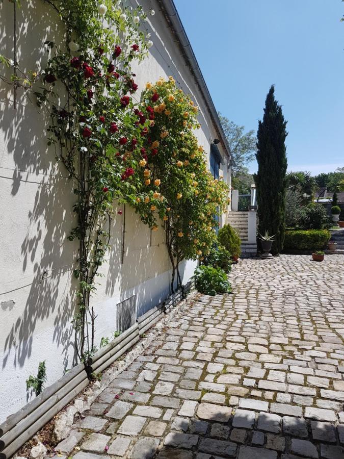 Bed and Breakfast Les Glycines Ury Exterior foto