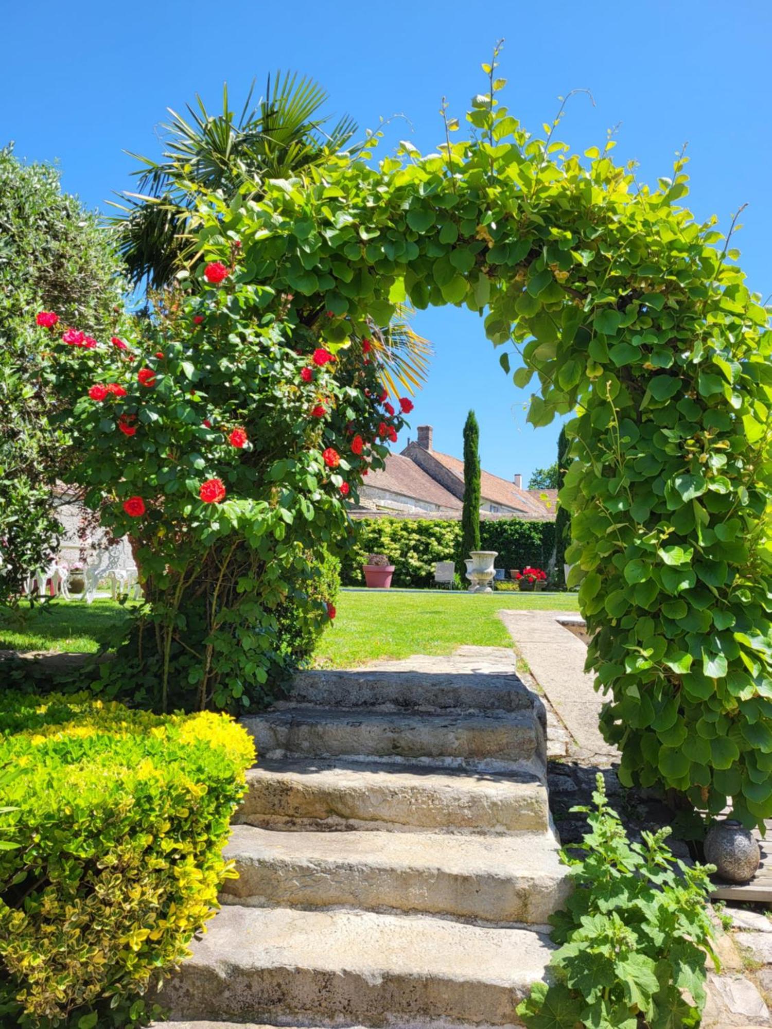 Bed and Breakfast Les Glycines Ury Exterior foto