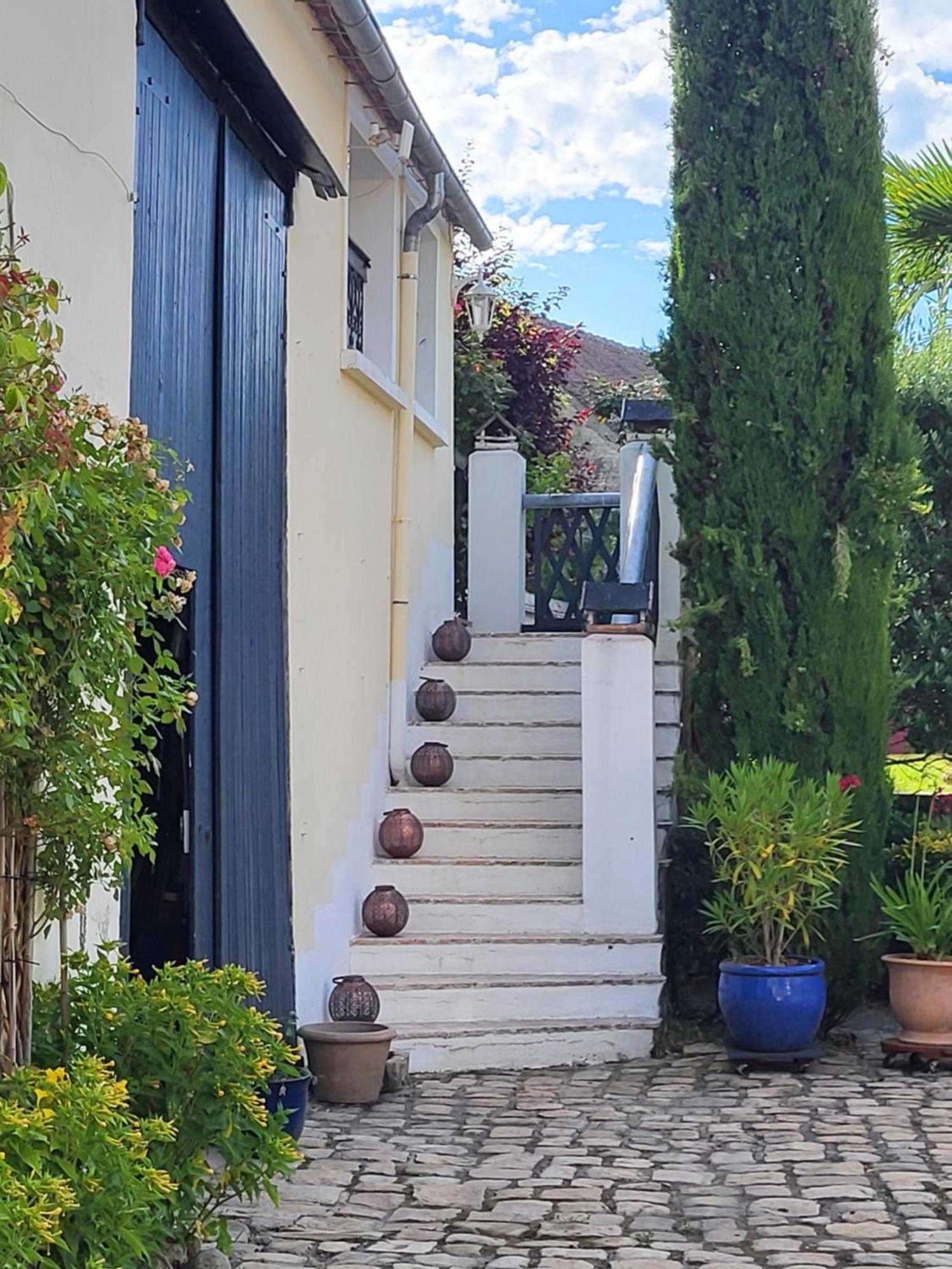 Bed and Breakfast Les Glycines Ury Exterior foto