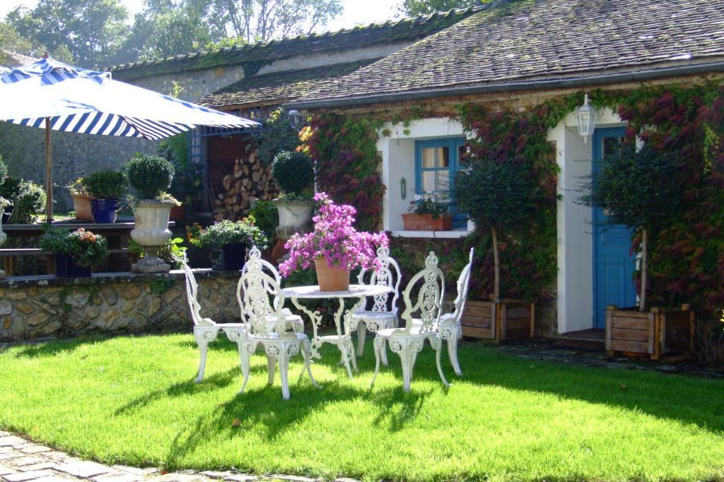 Bed and Breakfast Les Glycines Ury Exterior foto